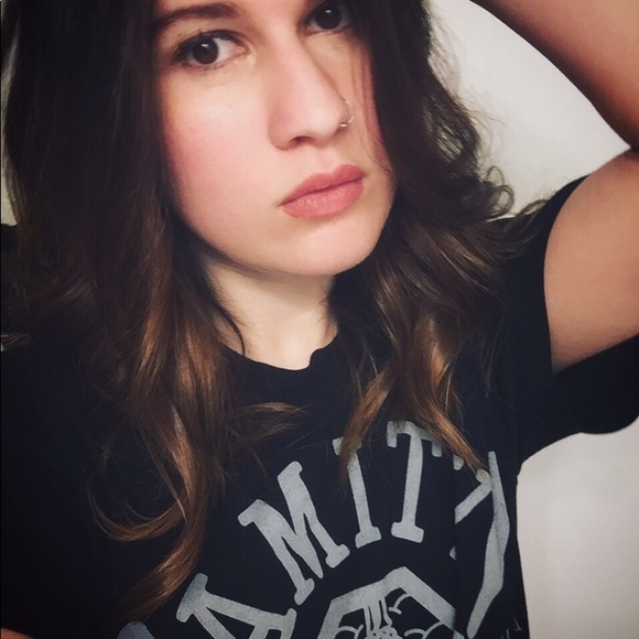 Meet your Posher, Lizz - Picture 3 of 5